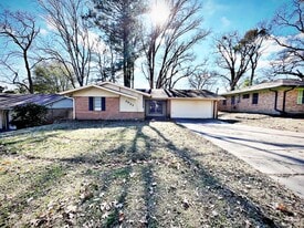 2823 Amy Ln in Tyler, TX - Building Photo