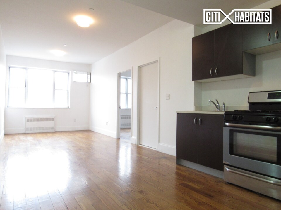 1143 DEKALB Ave-Unit -2D in Brooklyn, NY - Building Photo