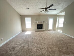 1465 Avoncroft Dr in Fayetteville, NC - Building Photo - Building Photo