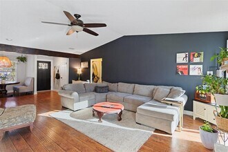 3909 Holt Dr in Austin, TX - Building Photo - Building Photo