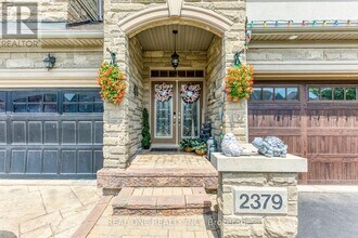2379 Wasaga Dr in Oakville, ON - Building Photo - Building Photo