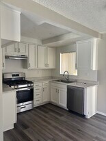 Mission Garden Apartments in Riverside, CA - Building Photo