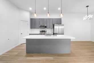 2705 Kerria Ave in McAllen, TX - Building Photo - Building Photo