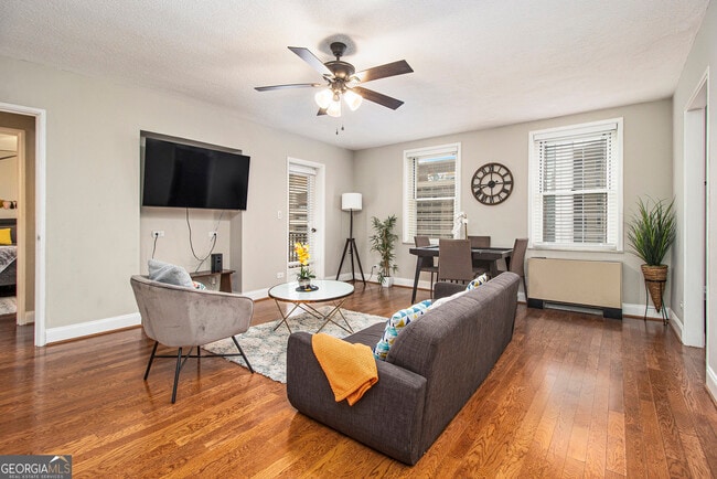 300 W Peachtree St NE in Atlanta, GA - Building Photo - Building Photo