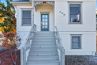 403 1st St in Napa, CA - Foto de edificio - Building Photo