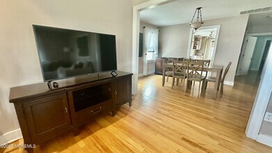 221 16th Ave in Belmar, NJ - Building Photo - Building Photo