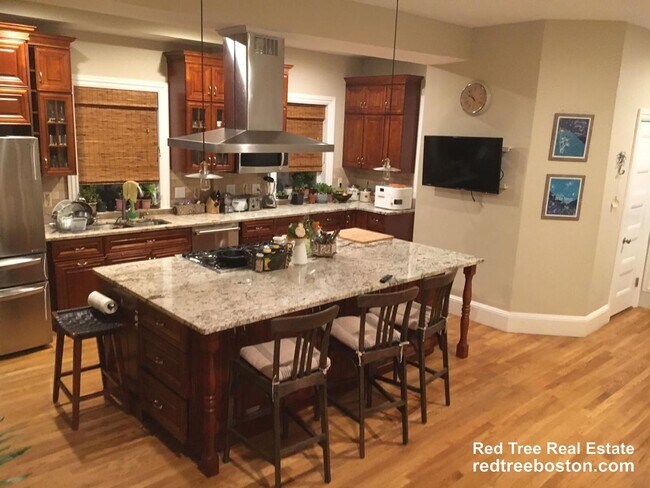 108 Walnut St in Newton, MA - Foto de edificio - Building Photo