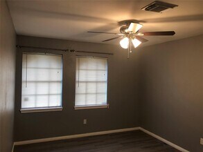 16342 Autumn Wind Dr in Houston, TX - Building Photo - Building Photo