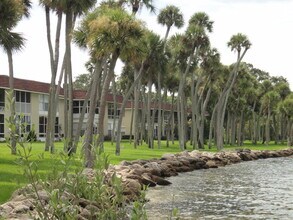 230 Cape Shores Cir in Cape Canaveral, FL - Building Photo - Building Photo
