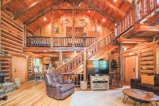 195 Black Bear Dr in Mars Hill, NC - Building Photo