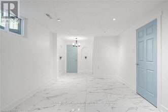 218 Ingleside Pl in Kitchener, ON - Building Photo - Building Photo