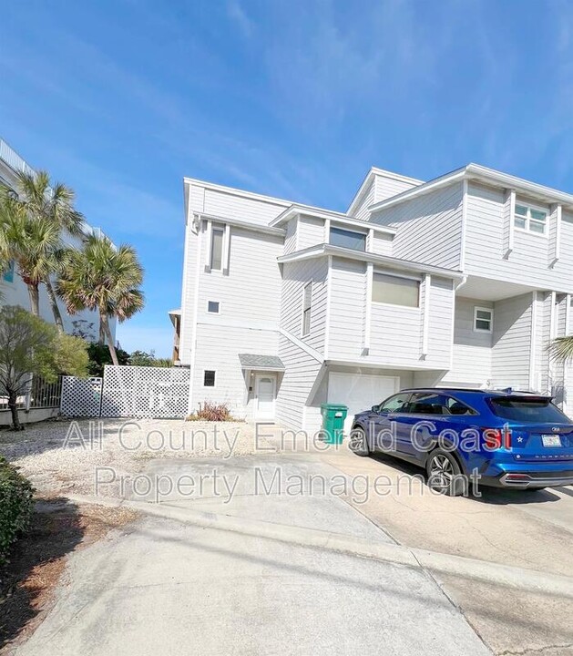 365 Gulf Shore Dr in Destin, FL - Building Photo