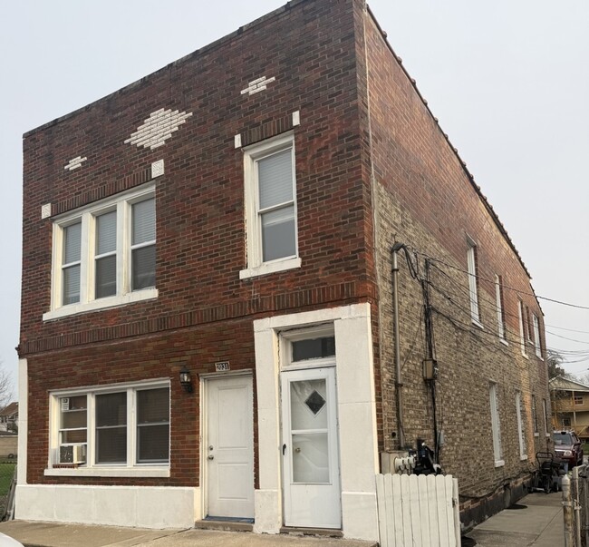 property at 2031 New St