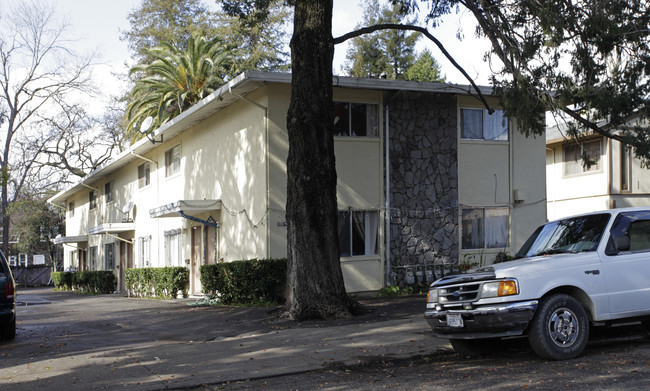 343 Cross St in Napa, CA - Foto de edificio - Building Photo