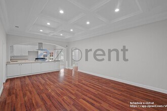 7920 Hembree Ln in Windsor, CA - Foto de edificio - Building Photo