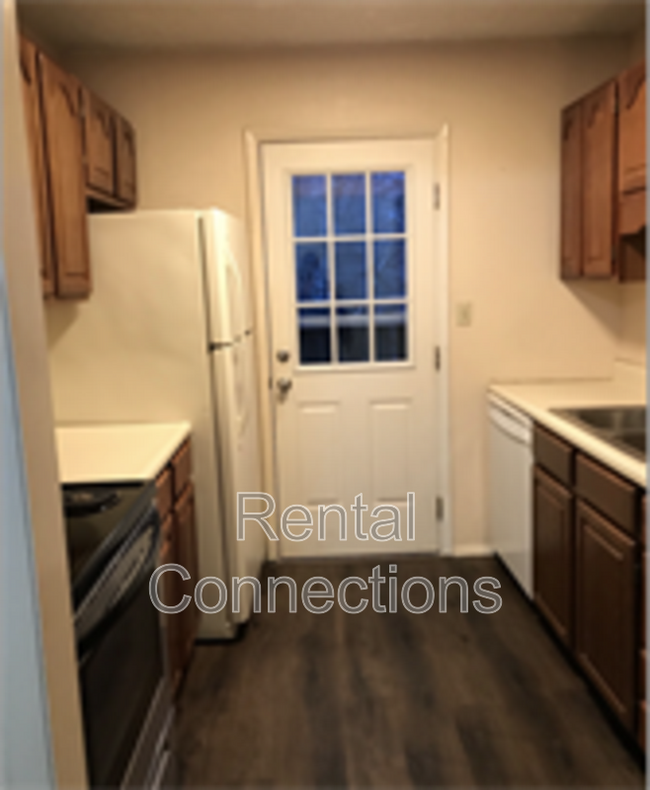 property at 800 S 3rd St