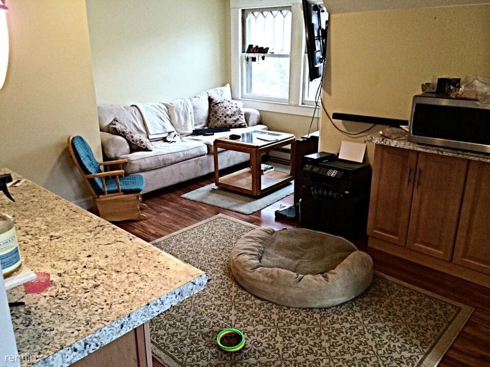 908 Main St-Unit -3 in Torrington, CT - Building Photo