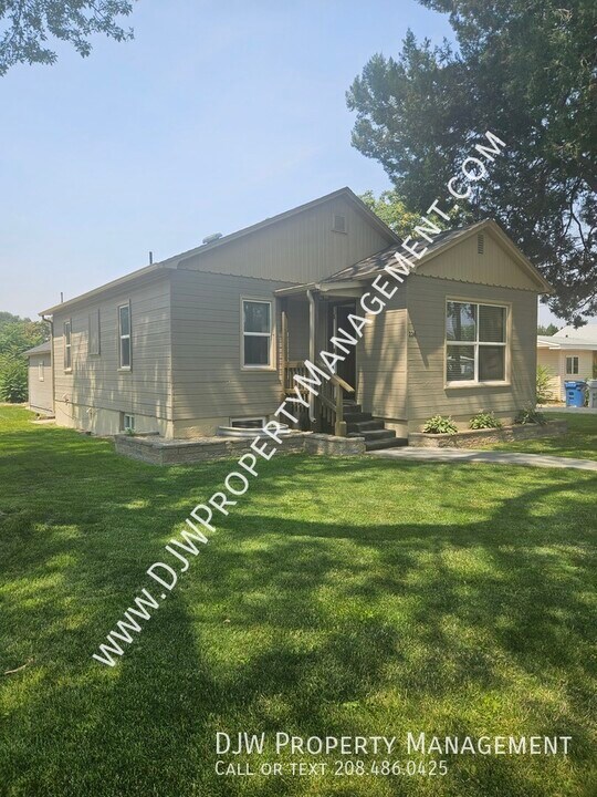 2216 Wisconsin Ave in Caldwell, ID - Building Photo