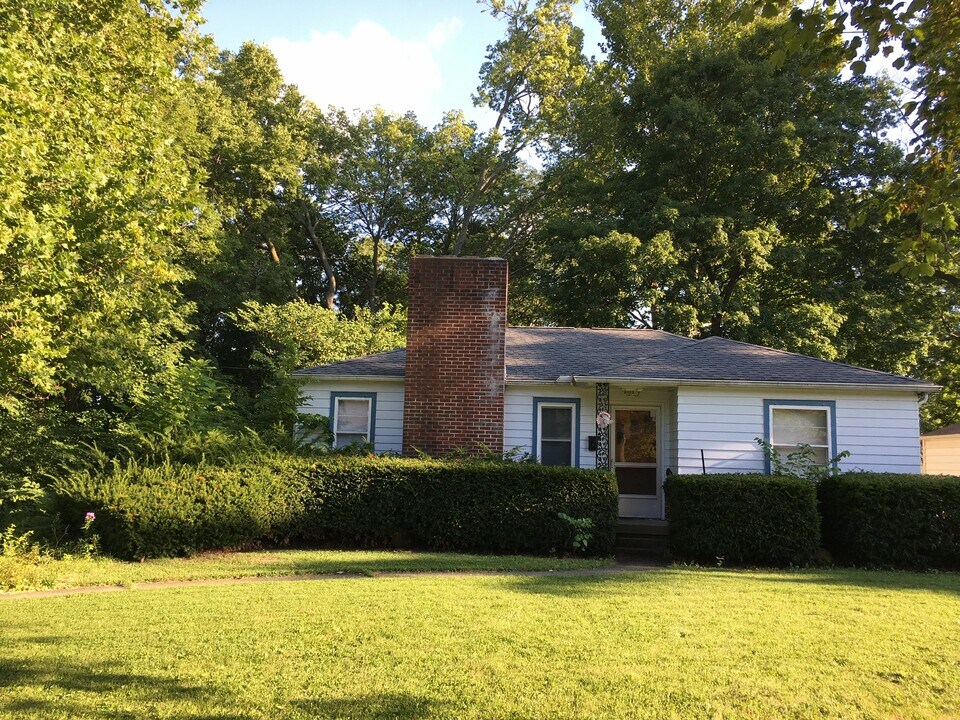 1119 Hillcrest Rd in West Lafayette, IN - Building Photo