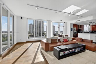 6000 Island Blvd in Aventura, FL - Building Photo - Building Photo