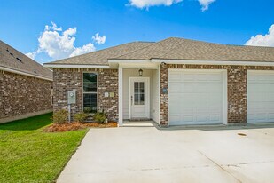 33260 LA-16 in Denham Springs, LA - Building Photo