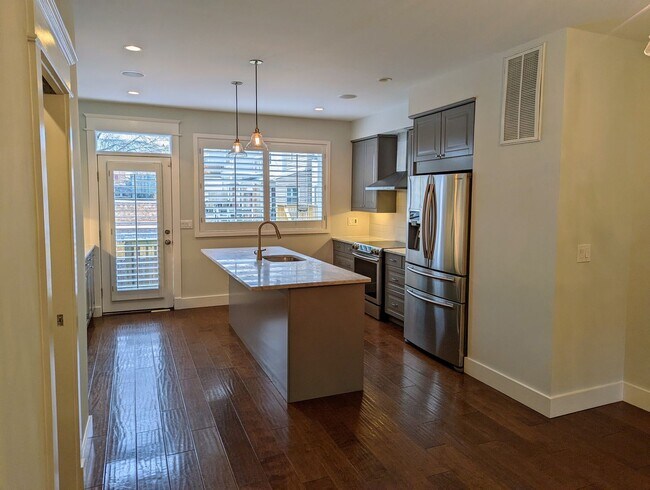 228 F St NE in Washington, DC - Building Photo - Building Photo