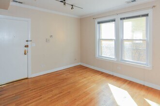 657 W Roscoe St, Unit 628-1N in Chicago, IL - Building Photo - Building Photo