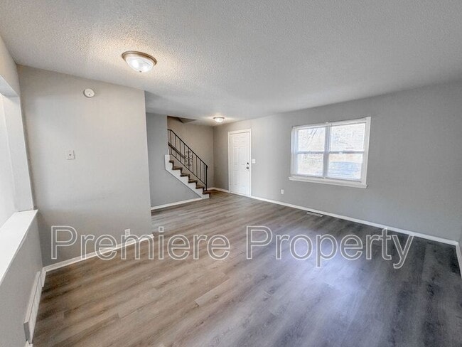 223 N Oak Dr in Belton, MO - Building Photo - Building Photo