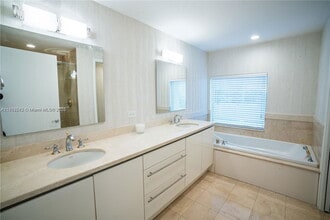 3400 SW 27th Ave in Miami, FL - Building Photo - Building Photo