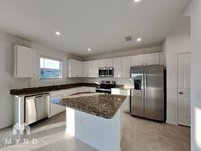 6803 Branham Mill Ct in Zephyrhills, FL - Foto de edificio - Building Photo