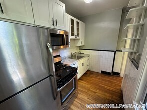 5 Highland St-Unit -2 in Boston, MA - Building Photo - Building Photo