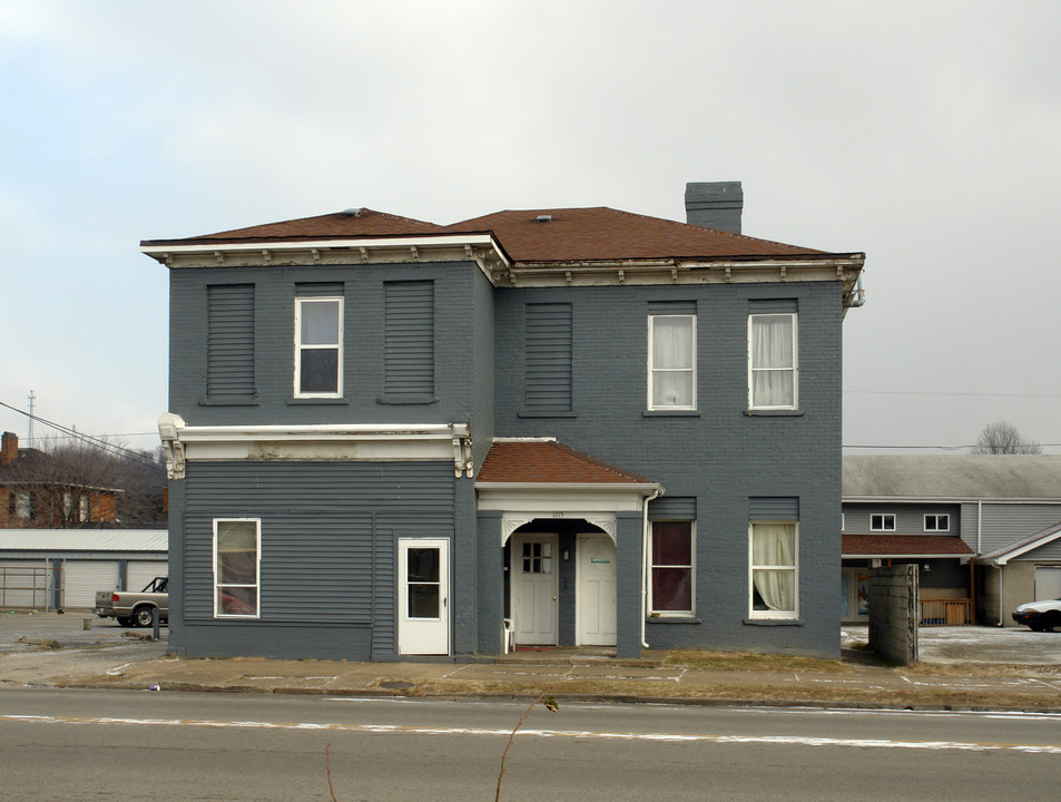 1115 S 3rd St in Ironton, OH - Building Photo