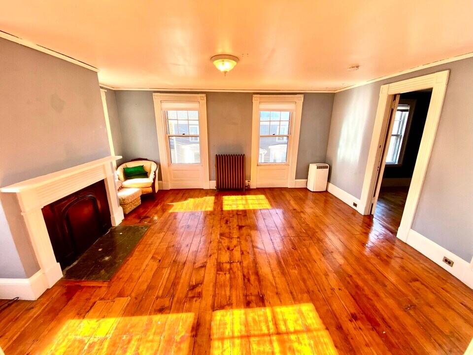 4 Avalon Pl, Unit 2 in Worcester, MA - Foto de edificio