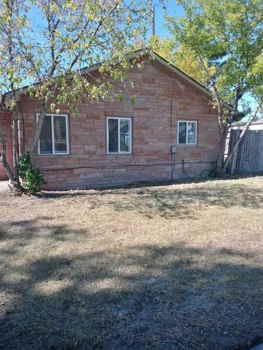 2710-2710 1/2 Ames Ct in Cheyenne, WY - Building Photo