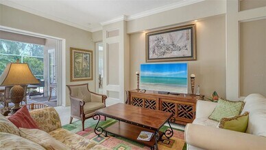 6909 Lennox Pl in University Park, FL - Foto de edificio - Building Photo