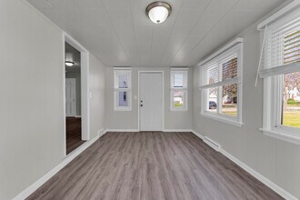 851 Richmond Rd in Lyndhurst, OH - Building Photo - Building Photo