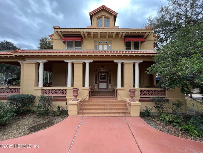 property at 1541 Riverside Ave