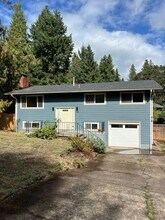 725 Mimosa Ave in Eugene, OR - Building Photo - Building Photo