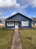 1553 Dover St in Boling, TX - Building Photo