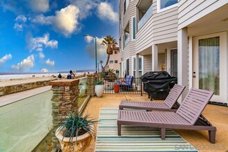 3285 Ocean Front Walk in San Diego, CA - Building Photo - Building Photo