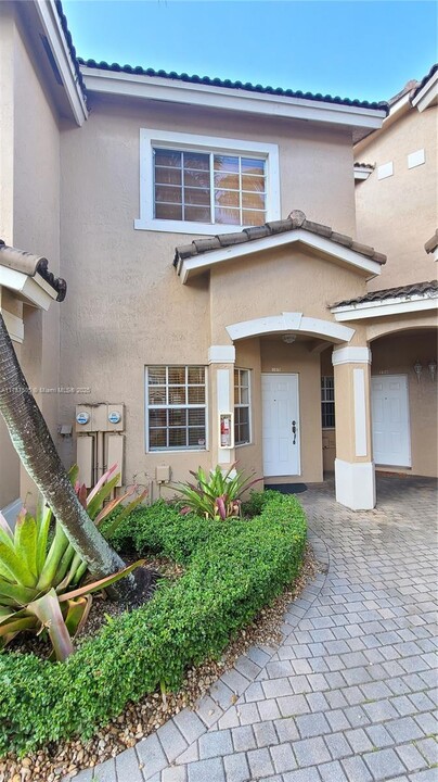 5791 NW 116th Ave in Doral, FL - Building Photo