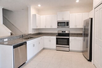 36379 Garden Wall Wy in Zephyrhills, FL - Building Photo - Building Photo