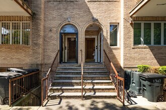1344 49th St in Brooklyn, NY - Foto de edificio - Building Photo