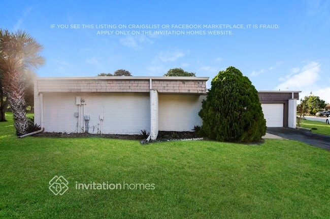 4707 Holly Dr in Tamarac, FL - Foto de edificio - Building Photo