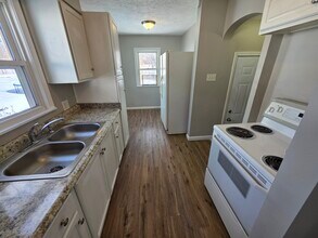 1047 Yukon Ave in Akron, OH - Foto de edificio - Building Photo