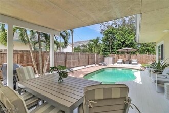 1097 Frank Whiteman Blvd in Naples, FL - Building Photo - Building Photo