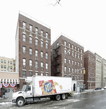 Helen Court in Bronx, NY - Building Photo - Building Photo