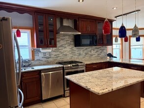 91 Ward St, Unit 1 in Worcester, MA - Foto de edificio - Building Photo