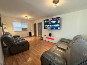 854 Paterson Ave-Unit -2 in East Rutherford, NJ - Building Photo - Building Photo