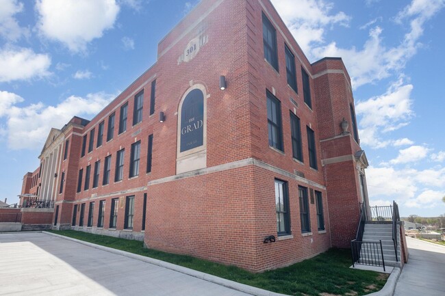 301 N Mulberry St in Mount Vernon, OH - Building Photo - Building Photo